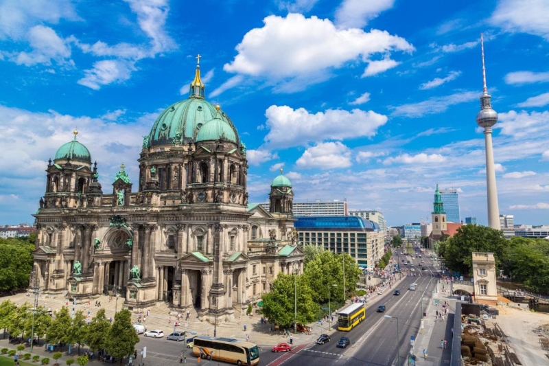 Berlin cathedral-xlarge-800px.jpg Berlin cathedral-xlarge-800px.jpg